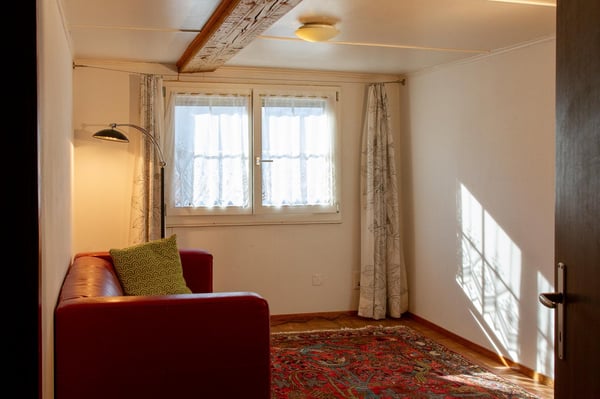 3.5-Zimmer-Wohnung in Hohtenn – Historischer Charme mit eigenem Garten 8