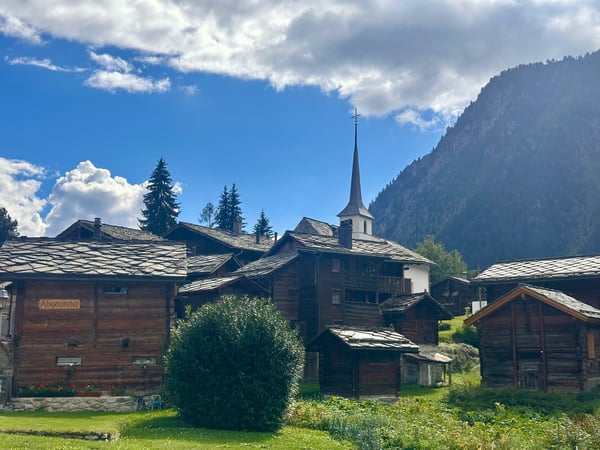 Ihr neues Ferienparadies in Blatten b. Naters - Komplett sanierte 3-Zimmer-Wohnung 1