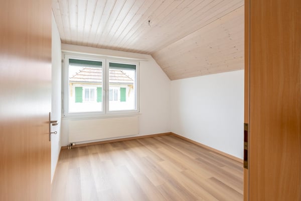 Gemütliche 5 Zimmer-Dachwohnung mit praktischem Grundriss 4