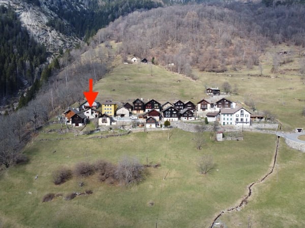 Charmantes rustikales Bergdorfhaus mit Panoramablick auf das Levantina-Tal 1