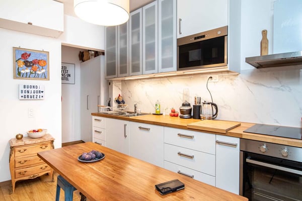 1.5-Zimmer-Wohnung im ersten Stock, im Herzen der Altstadt | Appartamento di 1.5 locali a primo piano, nel cuore della città vecchia 3