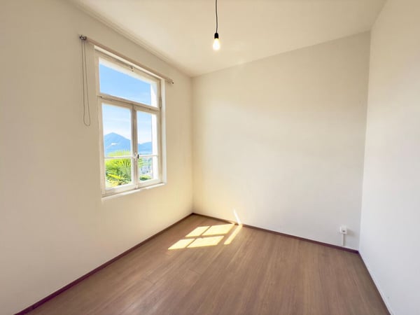 Casa multifamiliare con 3 appartamenti con vista mozzafiato e giardino | Zweifamilienhaus mit 3 Wohnungen mit atemberaubender Aussicht und Garten 4