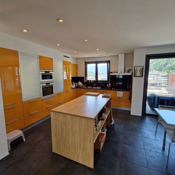 Appartamento attico di 1 ½ locali a pochi passi dal centro e dal lago Maggiore | 1 ½ Zimmer-Penthouse-Wohnung, nur wenige Schritte vom Zentrum und dem Lago Maggiore entfernt 4