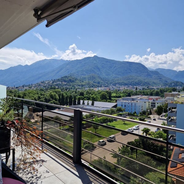 Appartamento attico di 1 ½ locali a pochi passi dal centro e dal lago Maggiore | 1 ½ Zimmer-Penthouse-Wohnung, nur wenige Schritte vom Zentrum und dem Lago Maggiore entfernt 8
