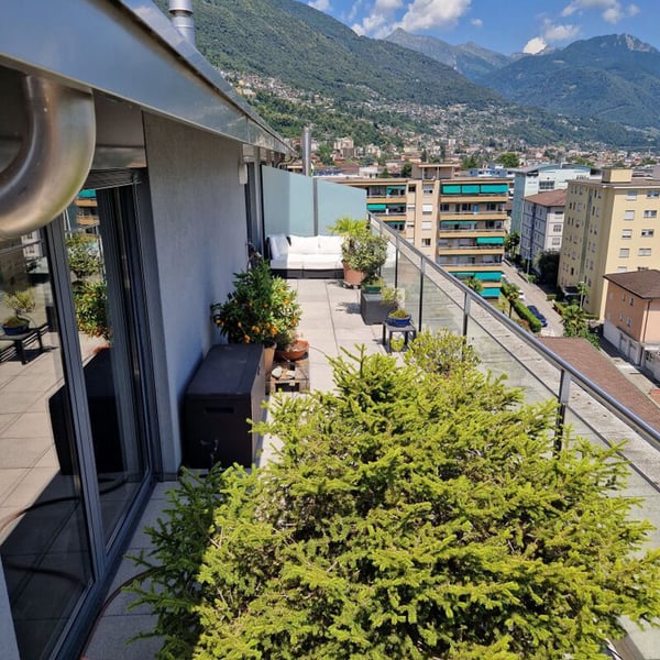 Grande attico duplex di 2 locali con 4 terrazze a pochi passi dal centro e dal lago Maggiore | Große 2-Zimmer-Duplex-Penthouse-Wohnung mit 4 Terrassen, nur wenige Schritte vom Zentrum und dem Lago Maggiore entfernt 6