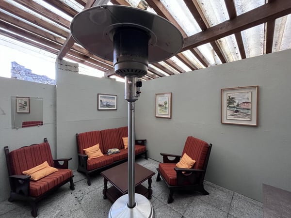 Lukrativ Gebäude mit Restaurant, Wohnungen und Parkplatz mit Rustico | Stabile a reddito con ristorante, appartamenti e zona parcheggi con rustico 6