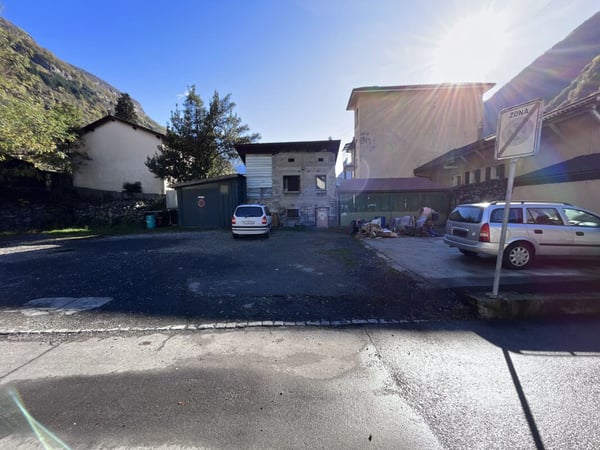 Lukrativ Gebäude mit Restaurant, Wohnungen und Parkplatz mit Rustico | Stabile a reddito con ristorante, appartamenti e zona parcheggi con rustico 12