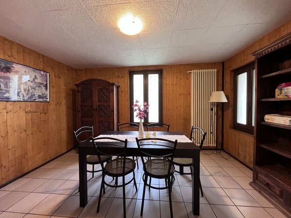 Lukrativ Gebäude mit Restaurant, Wohnungen und Parkplatz mit Rustico | Stabile a reddito con ristorante, appartamenti e zona parcheggi con rustico 4