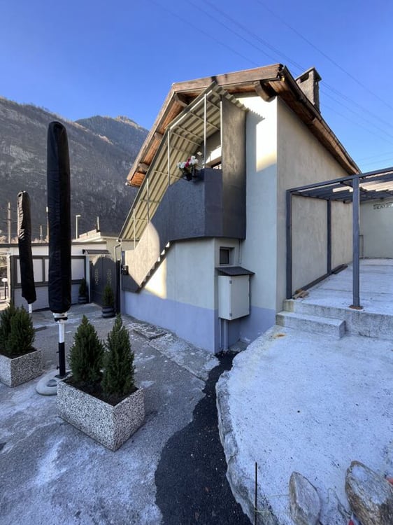 Lukrativ Gebäude mit Restaurant, Wohnungen und Parkplatz mit Rustico | Stabile a reddito con ristorante, appartamenti e zona parcheggi con rustico 8