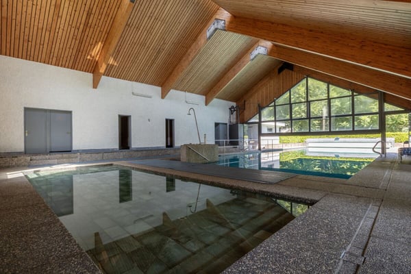 2 Mehrfamilienhäuser, 2 Restaurant, 1 Schwimmbad und ca. 25'100 m2 Land mitten im Grünen | 2 case plurifamiliari, 2 ristoranti, 1 piscina e ca. 25'100 m2 di terreno immersi nel verde 7