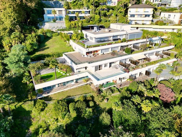 Grande Appartamento di Lusso con Ampia Terrazza e Vista Mozzafiato 10