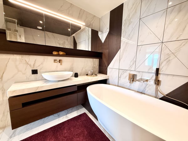 Grande Appartamento di Lusso con Ampia Terrazza e Vista Mozzafiato 4