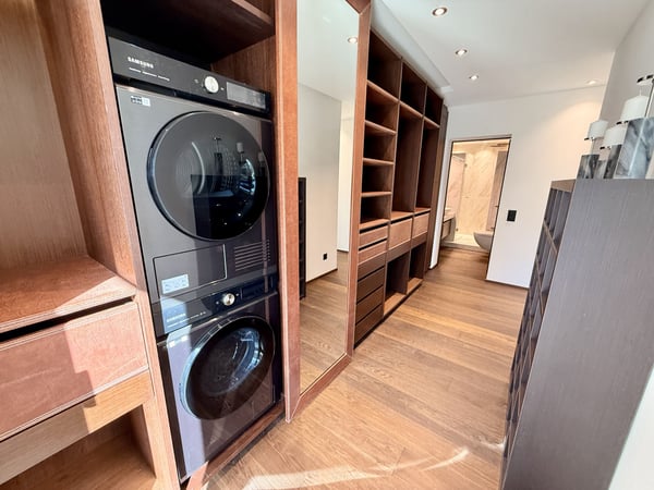 Grande Appartamento di Lusso con Ampia Terrazza e Vista Mozzafiato 7