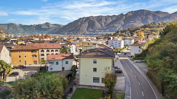 Storico albergo con ristorante, grotto e terreno edificabile - una rara opportunità nel cuore del Ticino | Historisches Hotel mit Restaurant, Grotto und Bauland - eine seltene Gelegenheit im Herzen des Tessins 5