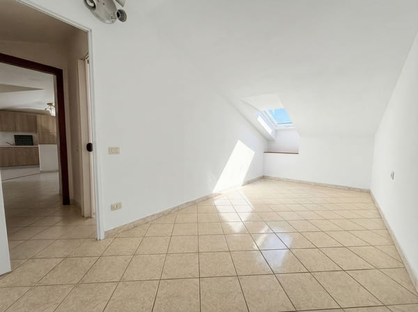 LOFT WITH CELLAR & PARKING — CUGLIATE-FABIASCO 10