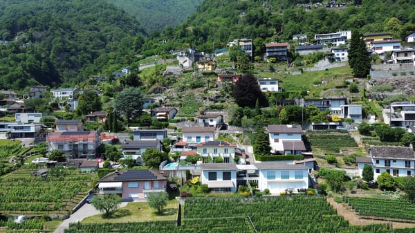 Wo die Zeit langsamer vergeht – Exklusive Villa mit Pool im Tessin 4