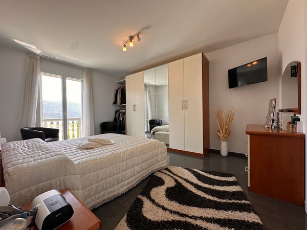 Wo die Zeit langsamer vergeht – Exklusive Villa mit Pool im Tessin 9