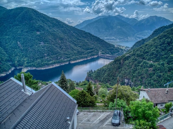 Neues Einfamilienhaus mit 6 Zimmern sehr sonnig und mit Blick auf den See 11