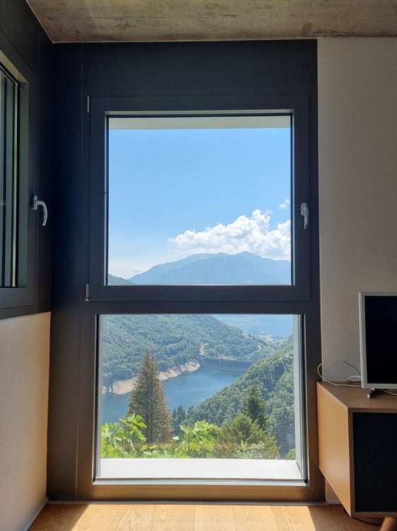 Neues Einfamilienhaus mit 6 Zimmern sehr sonnig und mit Blick auf den See 6
