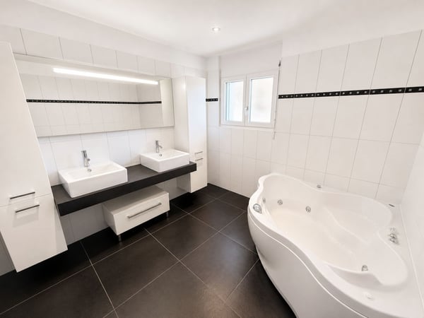 Casa plurifamiliare con grande potenziale e terreno edificabile incluso 7