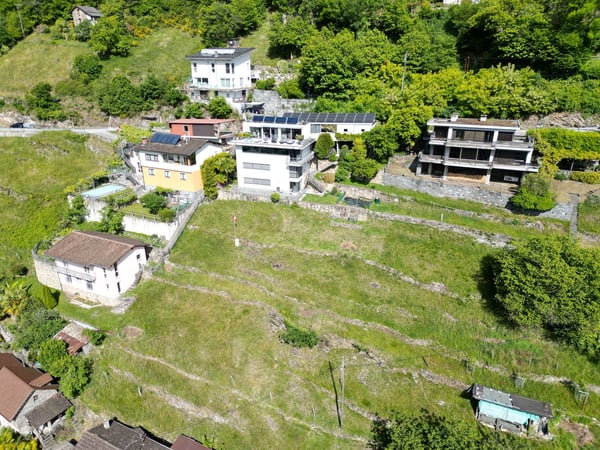 Casa plurifamiliare con grande potenziale e terreno edificabile incluso 2