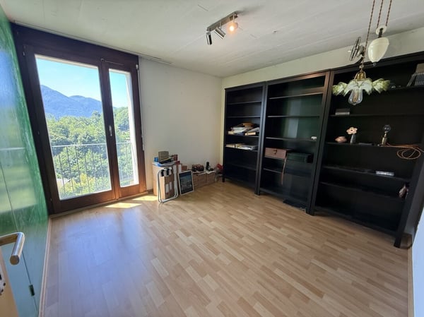 4,5-Zimmer-Einfamilienhaus mit  1 überdachter Parkplatz 9