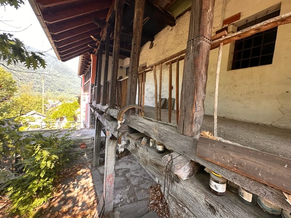 Zwei historische Gebäude mit privatem Innenhof im Herzen von Gordevio 4