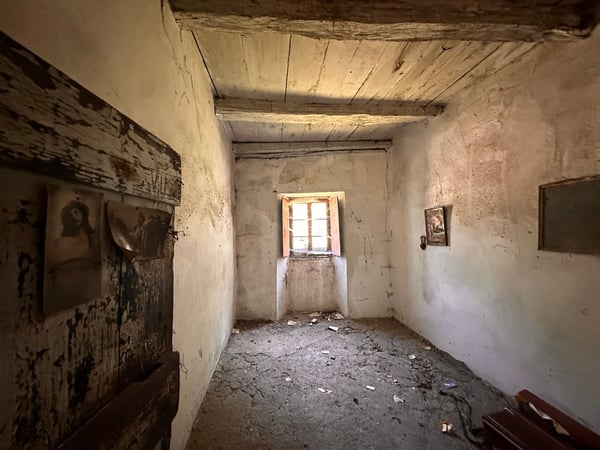 Zwei historische Gebäude mit privatem Innenhof im Herzen von Gordevio 9