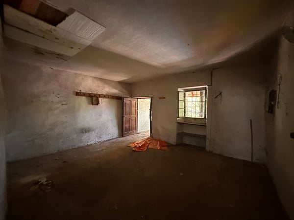 Zwei historische Gebäude mit privatem Innenhof im Herzen von Gordevio 8