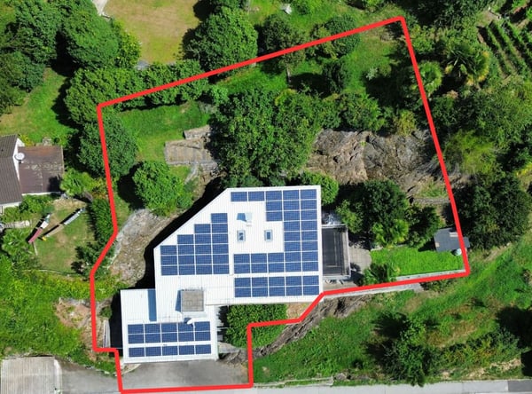 Haus mit einer 5.5-Zimmer-Wohnung und einer 2-Zimmer-Wohnung, 2+ Parkplätzen, Grundstück und Solarpanels 17