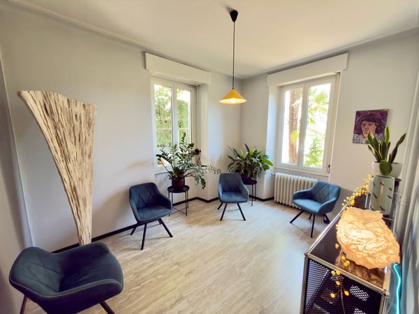 Elegante spazio commerciale in villa storica in posizione strategica 5