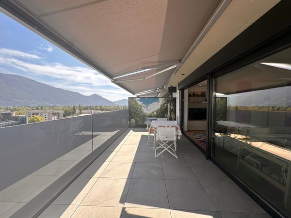 Modernes Penthouse mit 40 m² Terrasse und Panoramablick über Locarno 2