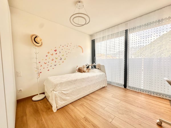 Modernes Penthouse mit 40 m² Terrasse und Panoramablick über Locarno 17