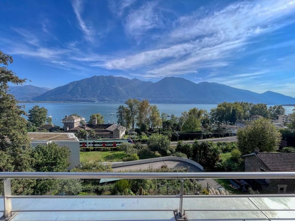 Appartamento attico di 3 ½ locali con posteggi, vista sul lago Maggiore 8