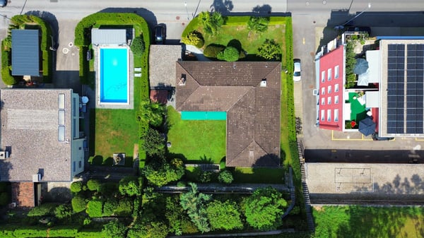 4 ½-Zimmer-Einfamilienhaus mit schönem romantischen und großem Garten 16