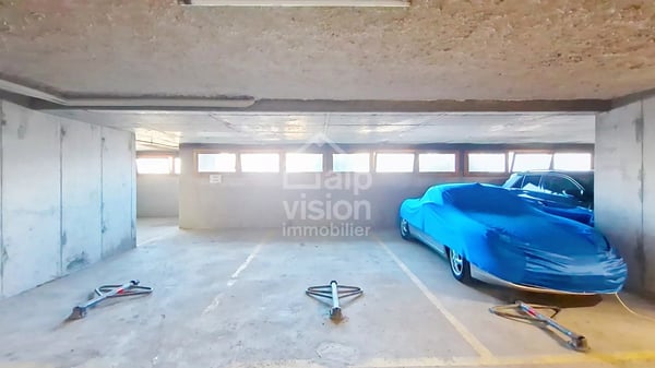 OPPORTUNITÉ RARE: PARKING COUVERT AU CENTRE DE VEYSONNAZ 3