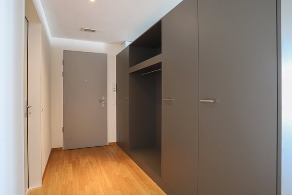 MODERNE 5.5 Zimmer-Wohnung mit GROSSZÜGIGEM Balkon zu vermieten 5