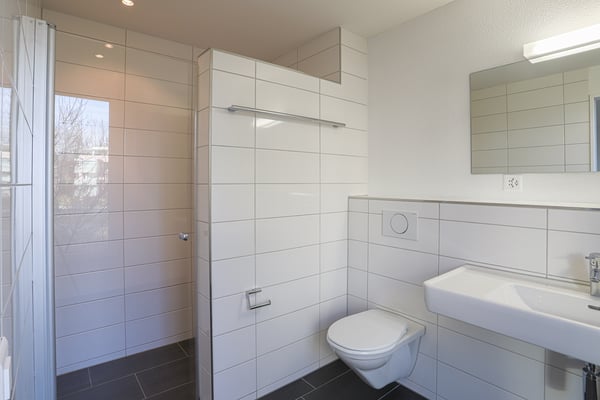 MODERNE 5.5 Zimmer-Wohnung mit GROSSZÜGIGEM Balkon zu vermieten 6