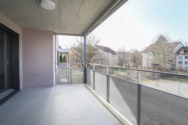 MODERNE 5.5 Zimmer-Wohnung mit GROSSZÜGIGEM Balkon zu vermieten 9