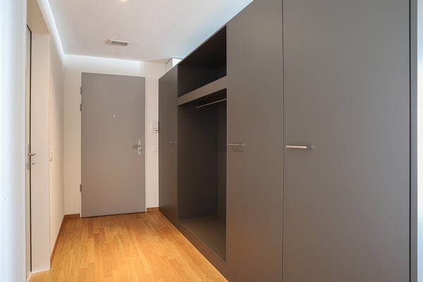 MODERNE 5.5 Zimmer-Wohnung mit GROSSZÜGIGEM Balkon zu vermieten 7