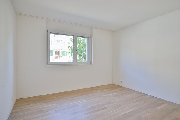 GROSSZÜGIGE 3.5 Zimmer-Wohnung mit Sitzplatz 5
