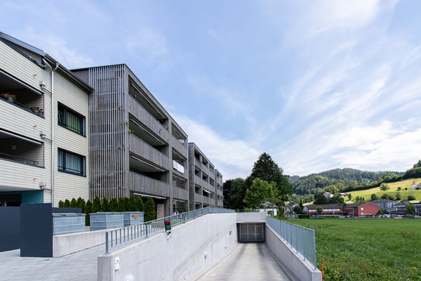 GROSSZÜGIGE 3.5 Zimmer-Wohnung mit Sitzplatz 11