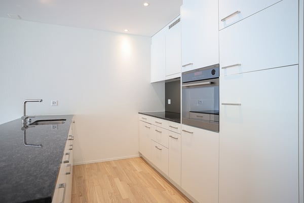 GROSSZÜGIGE 3.5 Zimmer-Wohnung mit Sitzplatz 2