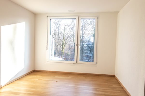 Zentrales Wohnen mit grossem Balkon 6