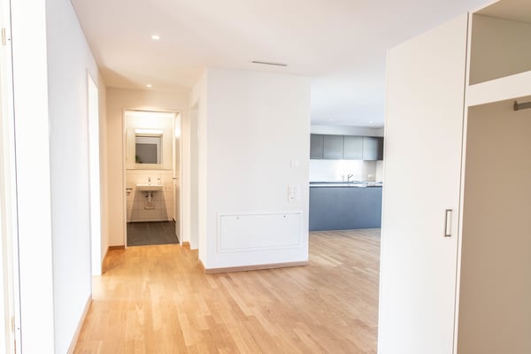 Zentrales Wohnen mit grossem Balkon 3