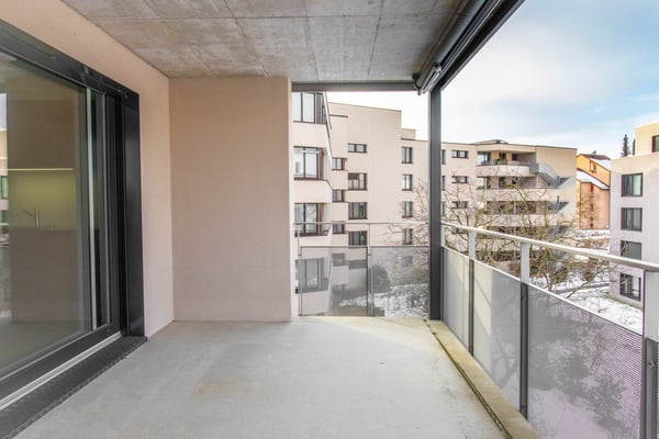 Zentrales Wohnen mit grossem Balkon 9