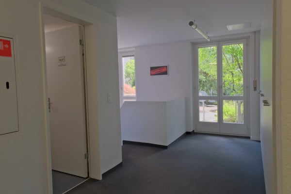 Grosszügige Büro-/Praxisfläche beim Bahnhof Burgdorf 8