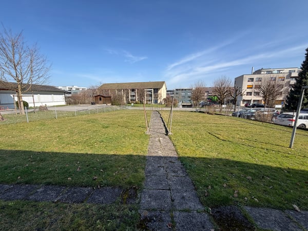 Wohn- und Geschäftshaus mit Baulandreserve in Strengelbach 4