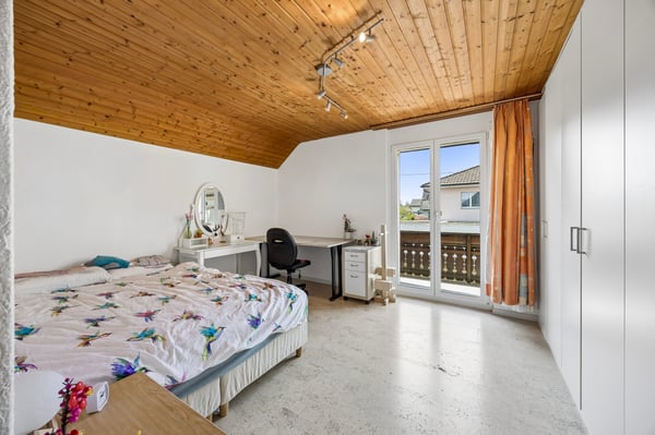 Freistehendes EFH mit 6.5 Zimmer und viel Umschwung 8