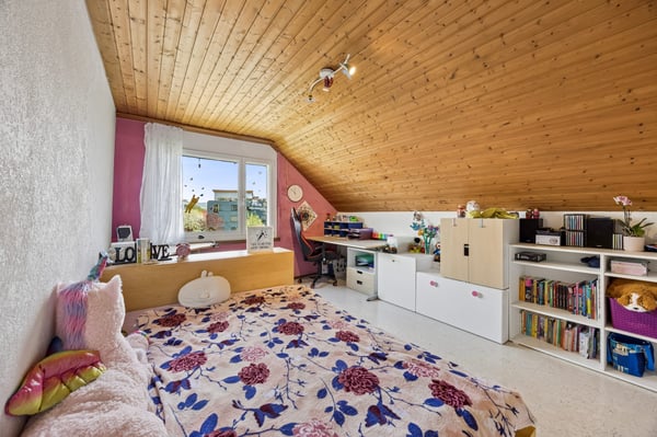 Freistehendes EFH mit 6.5 Zimmer und viel Umschwung 6